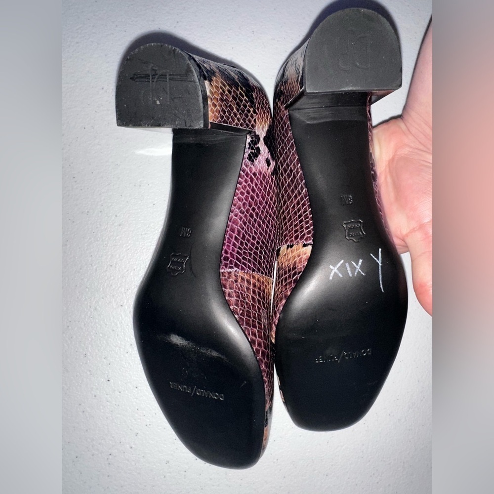 NWOB Donald Pliner Corin Leather Snakeskin Print Purple and Black Block Heel - Picture 7 of 12